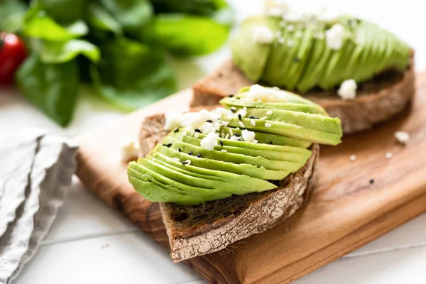 Vegetarische avocado sandwich met zaden — Stockfoto