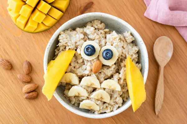 Colazione a forma di gufo per bambini — Foto Stock