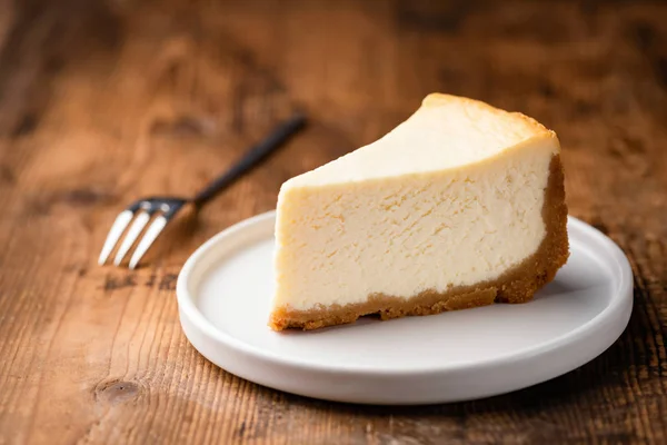 Cheesecake slice, New York style classical cheese cake — Stock Photo, Image