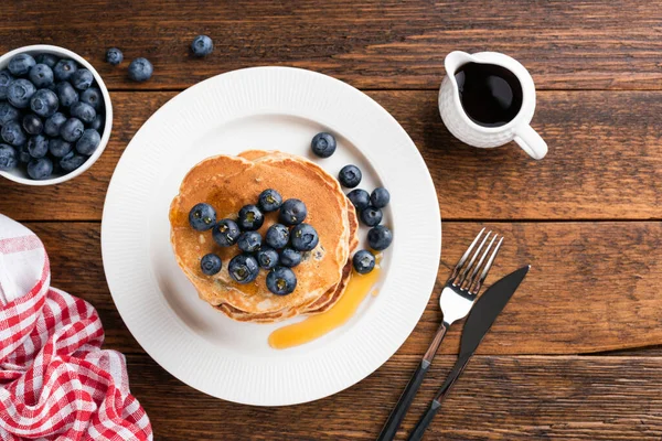 Crêpes Aux Myrtilles Miel Sur Une Table Bois Espace Copie — Photo