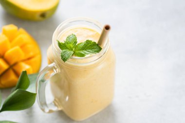 Bardakta Mango Lassi