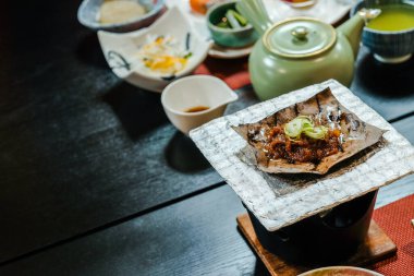 Tipik bir Japon kahvaltı seti..