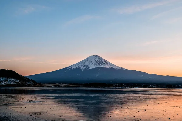 Noite Monte Fuji Reflexão Sobre Lago Kawaguchiko — Fotografia de Stock