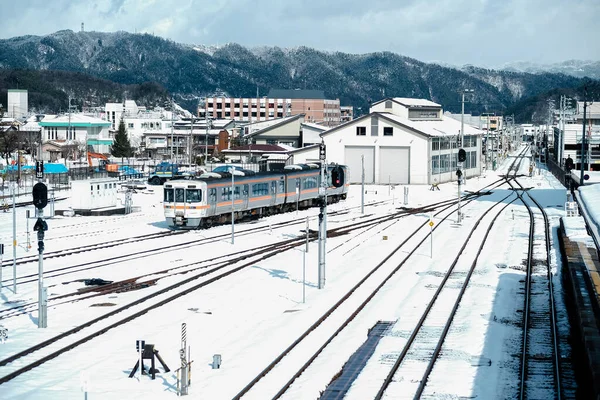 Paisagem Da Estação Ferroviária De Hida-Furukawa, No Japão a