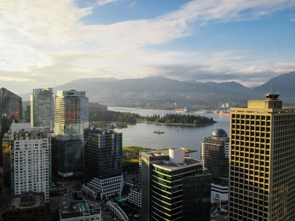 Vancouver Downtown Gebouwen Van Bovenaf Met Stanley Park Zee Bergen — Stockfoto