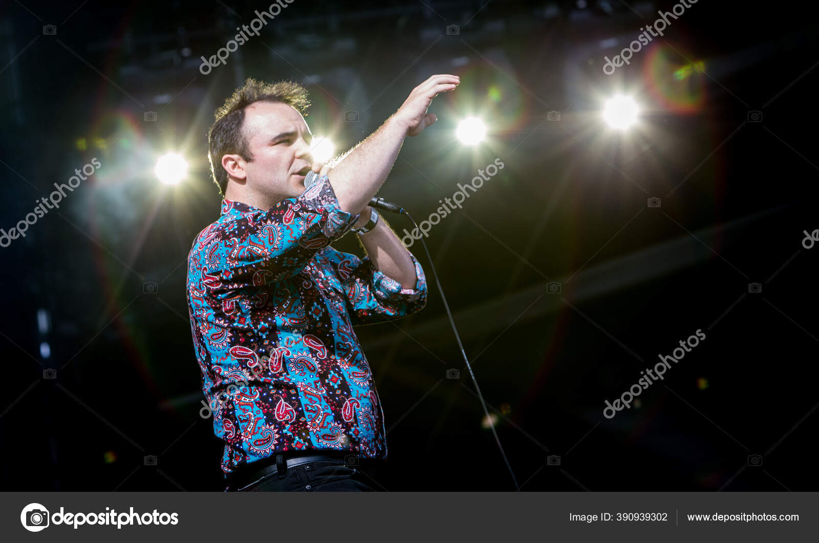 Future Islands Выступают Сцене Время Музыкального Фестиваля.