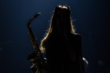 PJ Harvey müzik festivalinde sahnede sahne alacak.