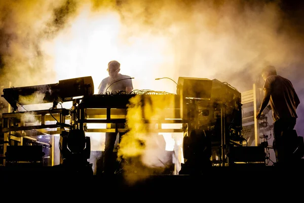 Chemical Brothers Bei Musikfestival Auf Der Bühne — Stockfoto