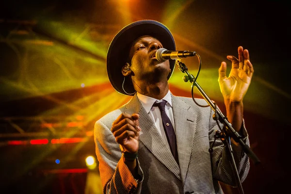 Leon on музыка