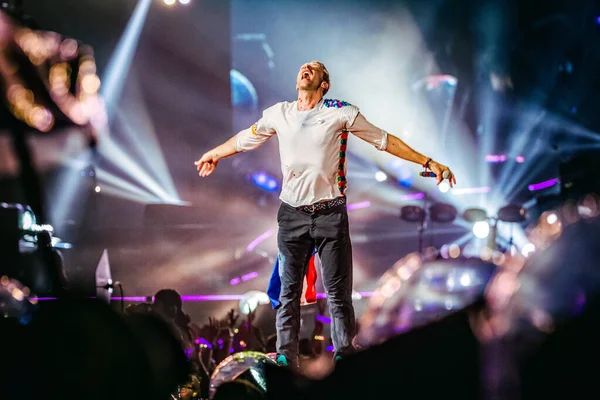 Coldplay Performing Stage Music Festival — Stock Photo, Image