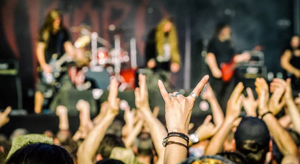 Müzik Festivali Sırasında Sahnede Performans — Stok fotoğraf