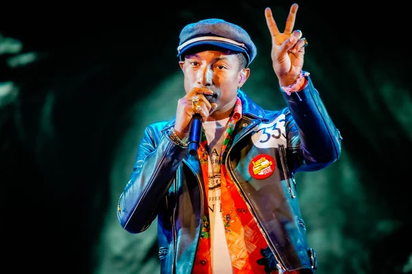 Pharrell Williams Performing Stage Music Festival — Stock Photo, Image