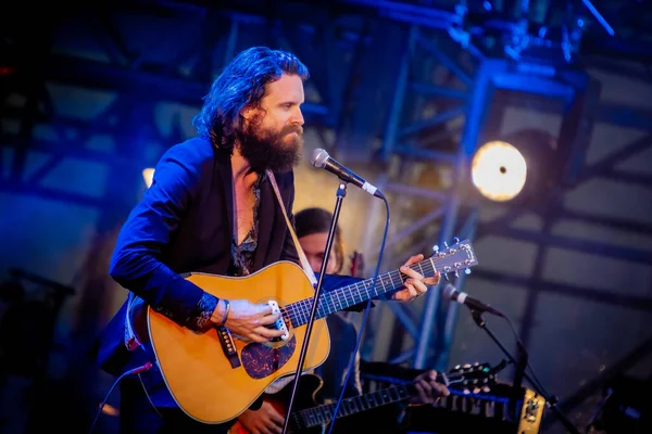 Padre John Misty Actuando Escenario Durante Festival Música — Foto de Stock