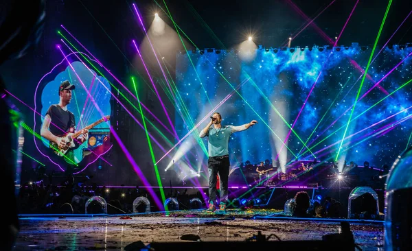 Coldplay Performing Stage Music Festival — Stock Photo, Image