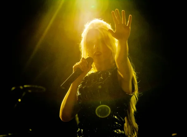 Paloma Faith Auf Der Bühne Während Des Musikfestivals — Stockfoto