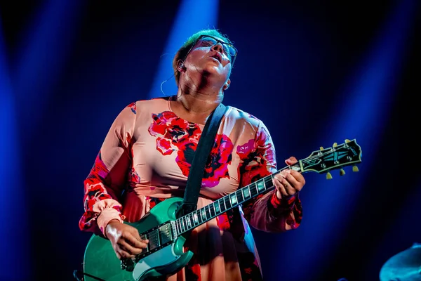 Alabama Shakes Bei Auftritt Auf Der Bühne Während Musikfestival — Stockfoto