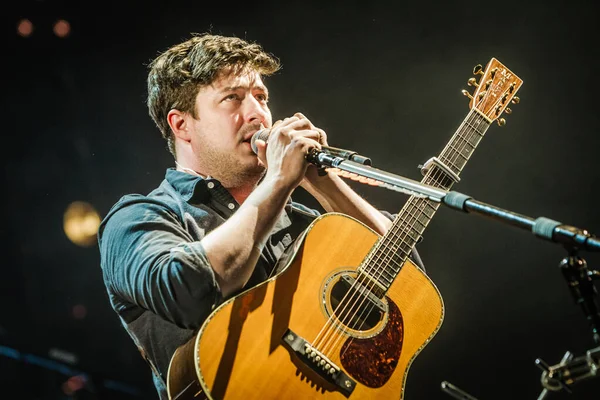 Mumford Hijos Actuando Escenario Durante Festival Música — Foto de Stock