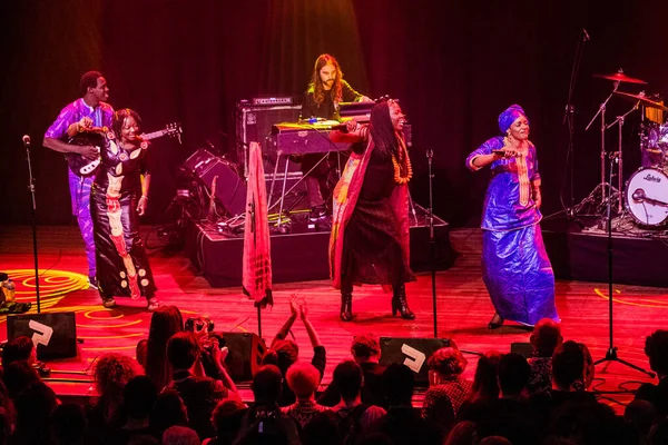 Les Amazones Dafrique Actuando Escenario Durante Festival Música — Foto de Stock