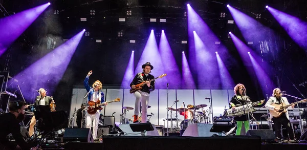 Arcade Fire Müzik Festivali Sırasında Sahnede Sahne Alıyor — Stok fotoğraf