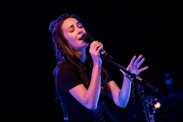 Amy Shark Apresentando Palco Durante Festival Música — Fotografia de Stock