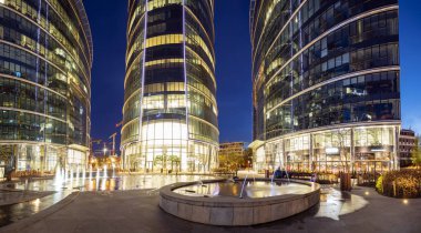 Varşova, Polonya-Nisan 2018:modern ofis binaları-Varşova spire, Varşova'daki iş merkezi