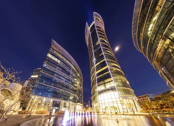 Varşova, Polonya-Nisan 2018:modern ofis binaları-Varşova spire, Varşova'daki iş merkezi