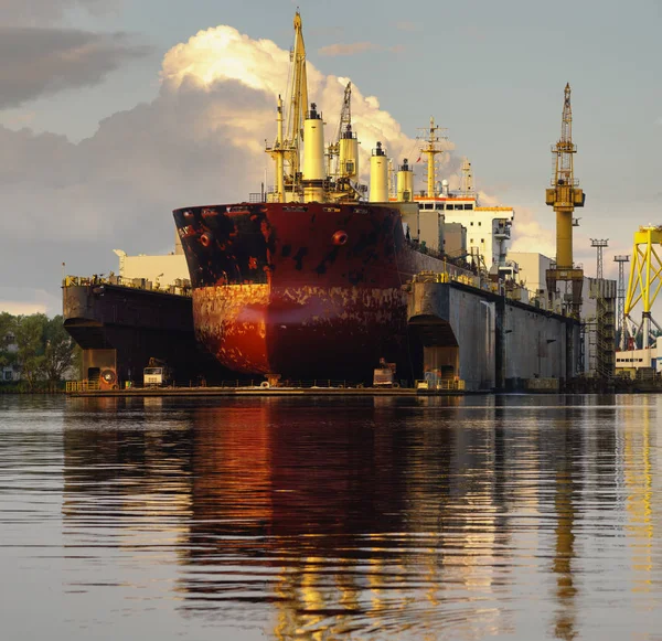 Bulk Carrier Repair Yard — Stock Photo, Image