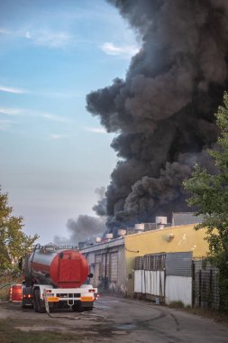 İtfaiye arabası itfaiye sırasında işlem, Szczecin, Polonya
