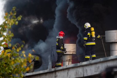 Şirket, Polonya, Szczecin geri dönüşüm güçlü yangın söndürme eylemi sırasında itfaiye