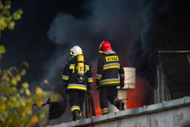 Şirket, Polonya, Szczecin geri dönüşüm güçlü yangın söndürme eylemi sırasında itfaiye