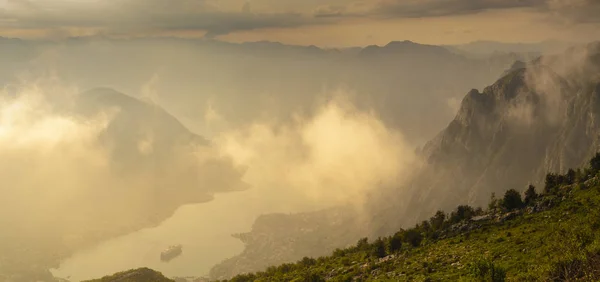 Мальовничий Вид Захід Сонця Над Котор Чорногорії — стокове фото