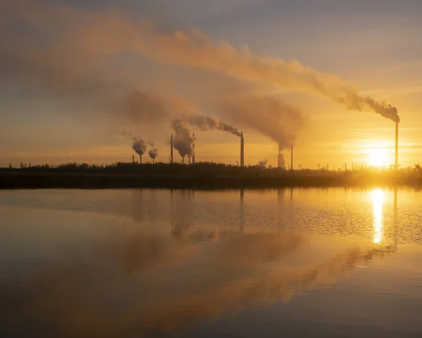 Rökning Kemisk Anläggning Skorstenar Air Miljö Föroreningar Koncept — Stockfoto