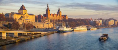  Szczecin, Polonya - Eylül 2016: akşam eski şehir panoraması