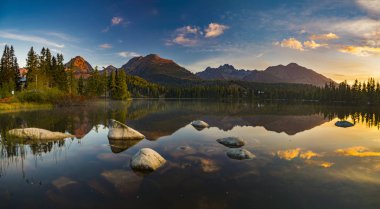 Julian Alps İtalya dağ Gölü manzaralı görünüm