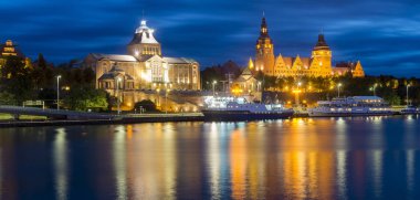 Szczecin, Polonya eski şehir panoraması gece 