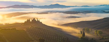 Tuscan doğal görünümünü manzara güneş doğarken, Pienza, İtalya