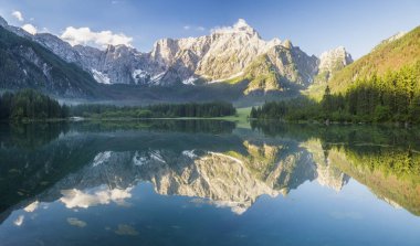 dağ Gölü'Mangart yansıması Laghi di Fusi