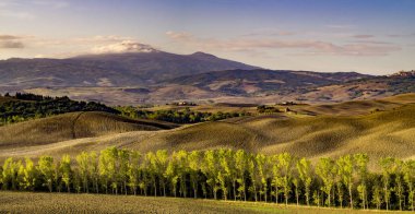 Tuscan doğal görünümünü manzara güneş doğarken, Pienza, İtalya