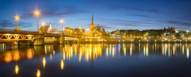 Szczecin, Polonya eski şehir panoraması gece 