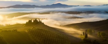 Tuscan doğal görünümünü manzara güneş doğarken, Pienza, İtalya
