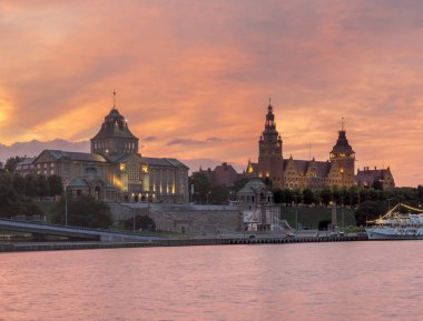  Szczecin, Polonya - Eylül 2016: akşam eski şehir panoraması