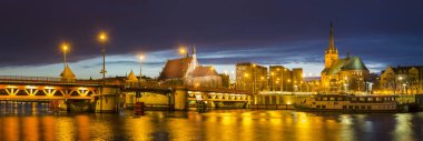 Szczecin, Polonya eski şehir panoraması gece 