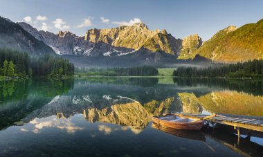 dağ Gölü'Mangart yansıması Laghi di Fusi
