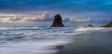 deniz manzara, okyanus plaj ve kayaların doğal görünümü