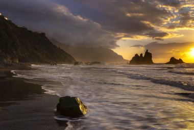güzel deniz manzara, Atlantik sahil boyunca günbatımı manzaralı görünüm 