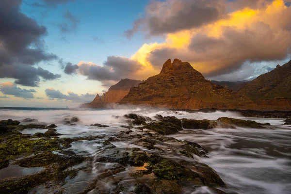 海景和山脉的景色 北特内里费岛海岸线 加那利群岛 西班牙 — 图库照片