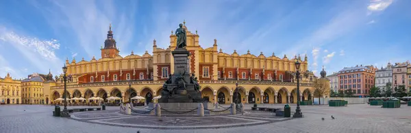 Kraków Polska Czerwca 2018 Rynek Główny Krakowie Słoneczny Poranek — Zdjęcie stockowe