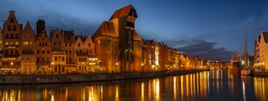 Polonya Gdansk Cityscape geceleri 