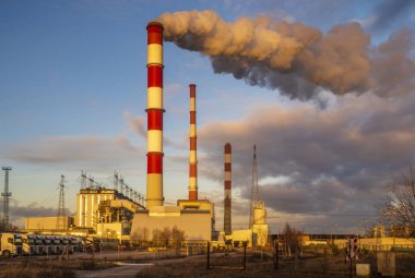 Sera gazları, hava çevre kirliliği kavramı yayan büyük miktarda sigara bacaları kimyasal bitki