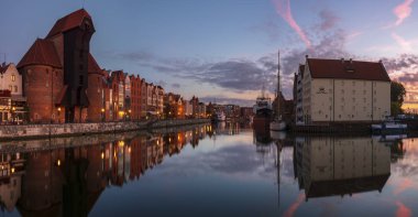 Panoramik kent Gdask gün batımında